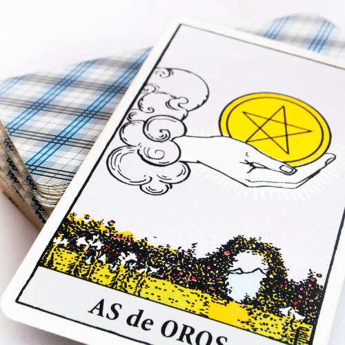 Découvrez la signification des symboles du tarot avec notre guide complet. Apprenez à interpréter les cartes et à lire leur message.